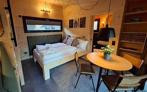 Le camping hivernal en version luxe : le Blenio Lodge